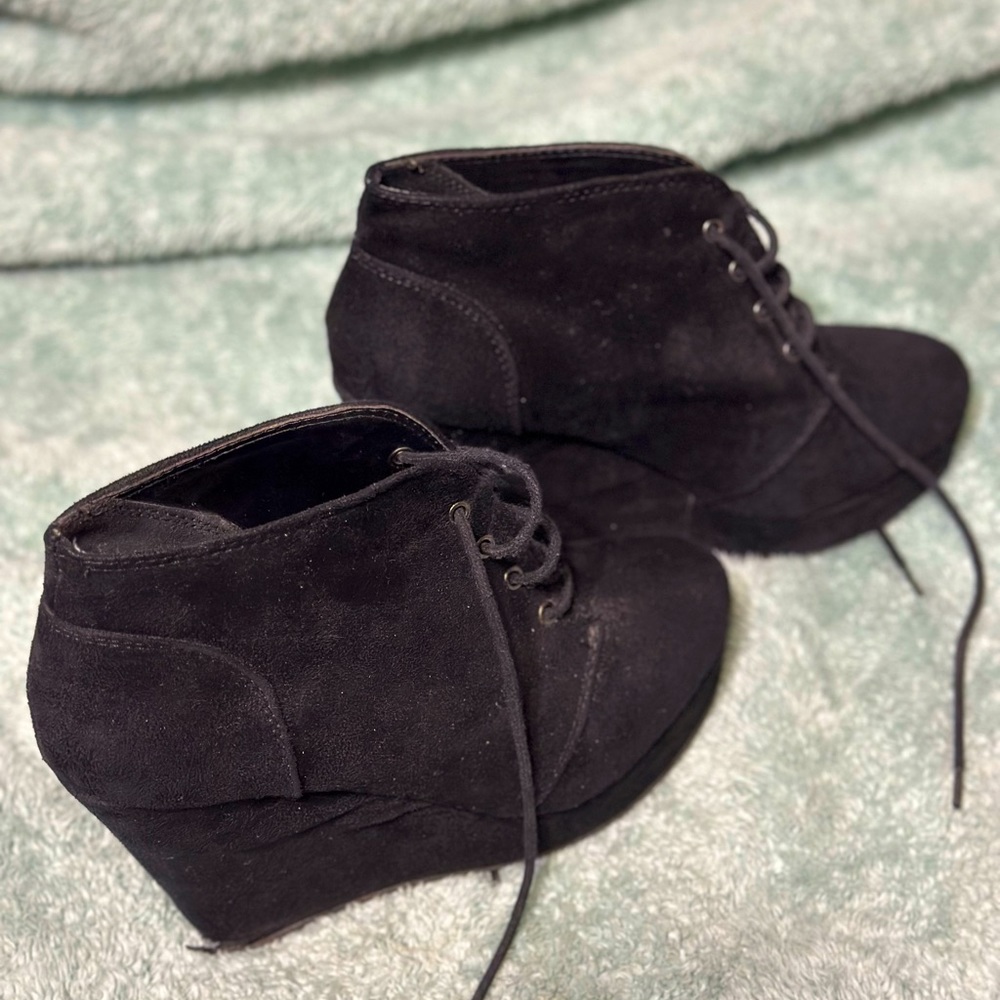 Heeled booties blk